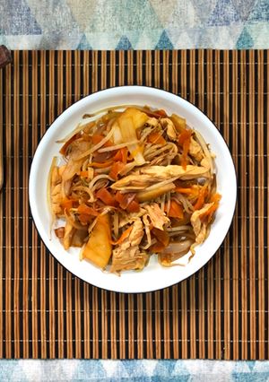 Una foto de Chop Suey de Pollo