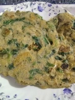சிறு தானிய முருங்கை கீரை அடை (Siruthaaniya murunkaikeerai adai recipe in tamil) செய்முறை முக்கிய புகைப்படம்