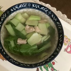 A picture of Simple bok choy chicken soup.