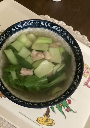 A picture of Simple bok choy chicken soup.