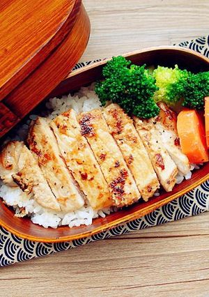 日式薑汁豬排便當 的食譜成品照片