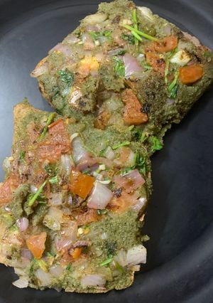 A picture of Palak Rava toast.
