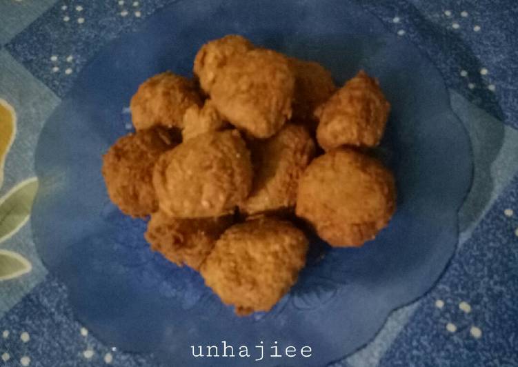 Proses meracik Bakso goreng Nestum yang Bikin Ngiler