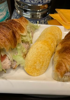 A picture of Tuna croissant sandwich 🥐🧀😋.