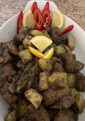 صورة لوصفة كبدة دجاج مع البطاطس والخضار