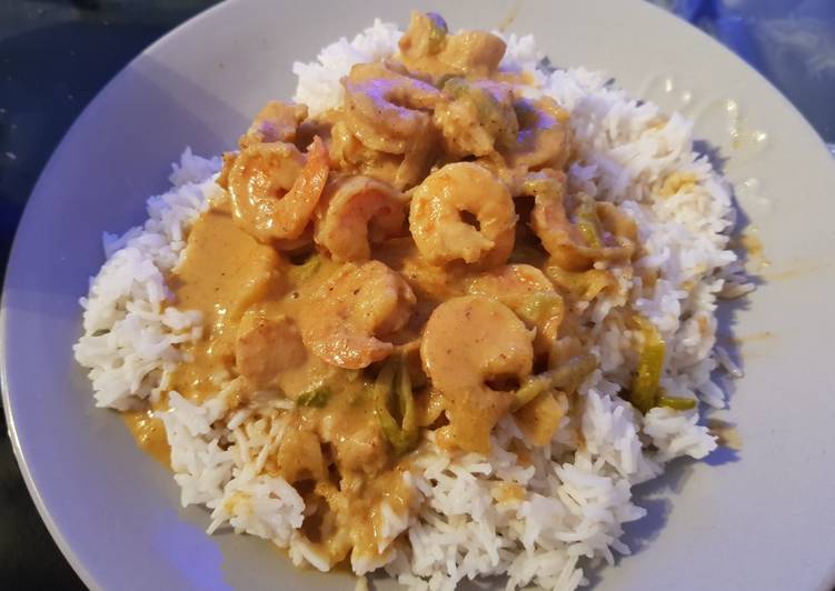 My Yellow Coconut Curried Chicken &amp; king Prawns. 😀