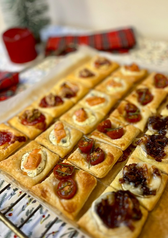 Una foto de Canapés de Navidad fáciles, originales y listos en 15 minutos