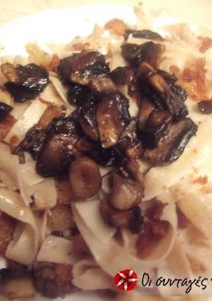 Φωτογραφία της συνταγής Spaghetti ala Mnemonium (με ψιχία & μανιτάρια)