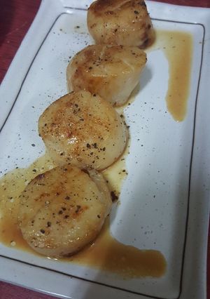 รูปของ หอยเชลล์ย่างซอสเนยและโชยุ Shoyu Butter Hotate