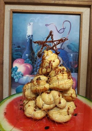 Una foto de Croquembouche