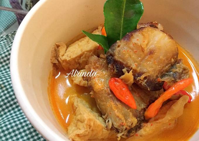 Ikan Pari / Ikan Asap / Iwak Pe Bumbu Rujak/ Mangut Ikan Pari