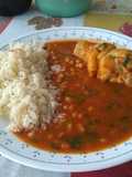Frijoles blancos con pollo en recadito