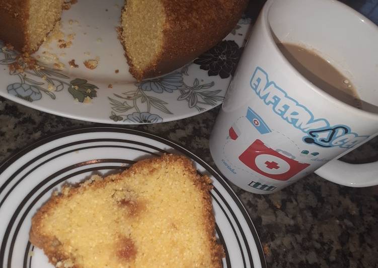 Bolo de fubá com goiabada