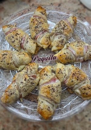 Una foto de Cruasanes 🥐 de Jamón Cocido y Queso 🧀