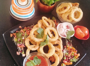 A picture of Garlic potato rings and Garlic tomato chutney.