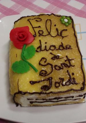 Foto principal de Tarta libro,con merengue y mermelada