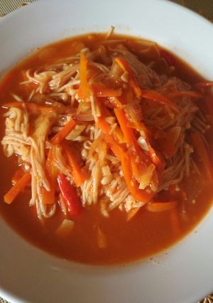 Foto resep Jamur enoki kuah merah pedas