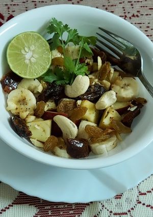 A picture of Apple Banana Dry Fruits Chaat.