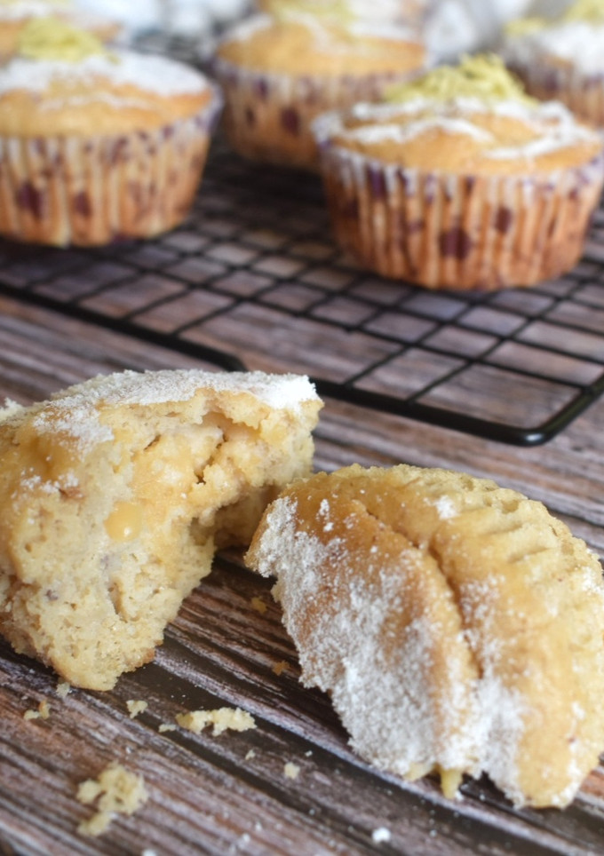 Una foto de Magdalenas rellenas de lemon curd