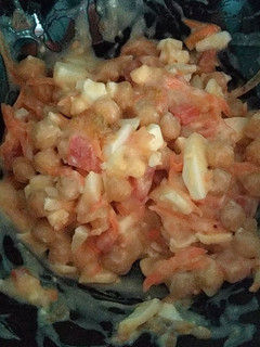 Una foto de Ensalada de garbanzos con huevo duro
