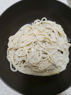 Una foto de Spaghettis con salsa de champiñones