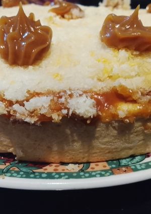 Una foto de Tarta de Coco con dulce de leche