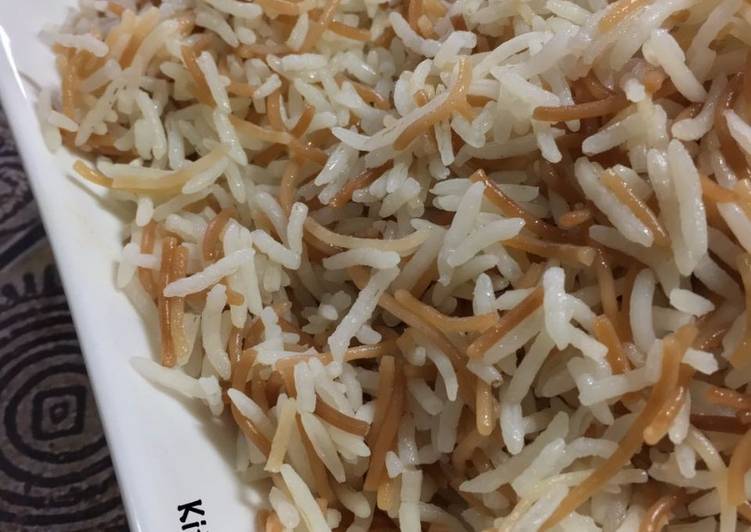 طريقة عمل الارز بالشعرية بالطريقة الفلسطينية