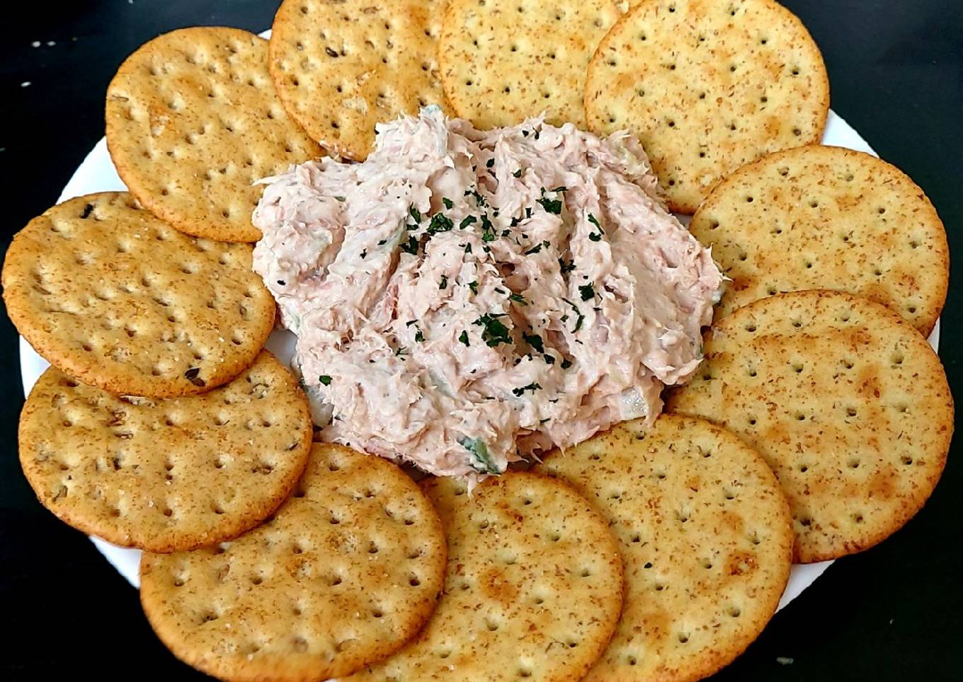 My Tuna Mix Dip with Wholemeal Crackers