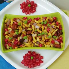 A picture of Bhel puri.