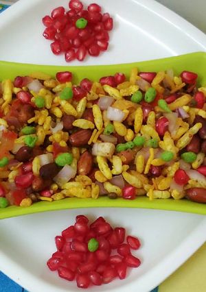 A picture of Bhel puri.