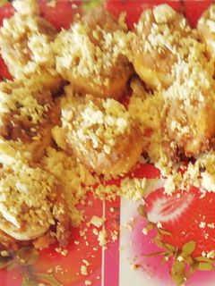 Una foto de Huevos rellenos de salsa boloñesa