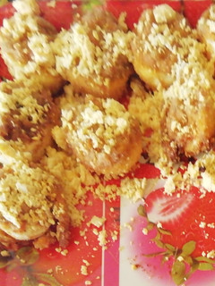 Una foto de Huevos rellenos de salsa boloñesa