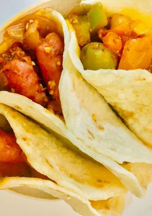 Una foto de 🌮TACOS🌮 CON MASA ESTILO RAPIDITAS Y RELLENO DE SALCHICHAS PARRILLERAS🌮