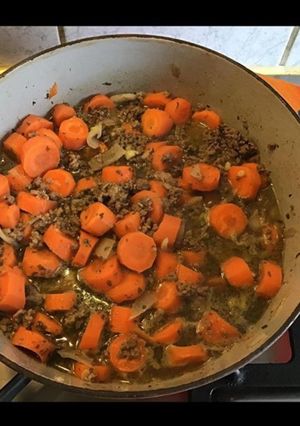 Une photo de Bœuf haché aux carottes cumin persil et oignons