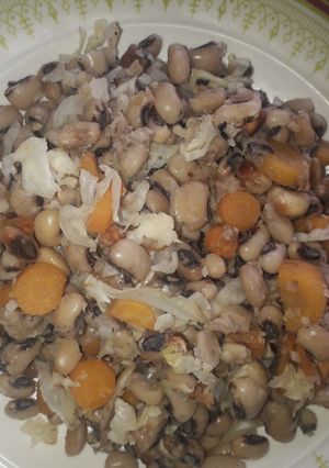 A picture of Black eyed beans salad.