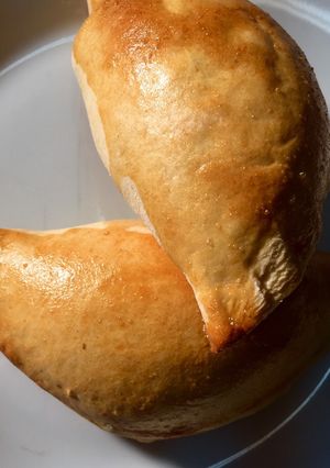 Una foto de Empanadas de pollo y champiñones 🥟🍄