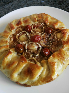 Una foto de Galette de tomate y queso