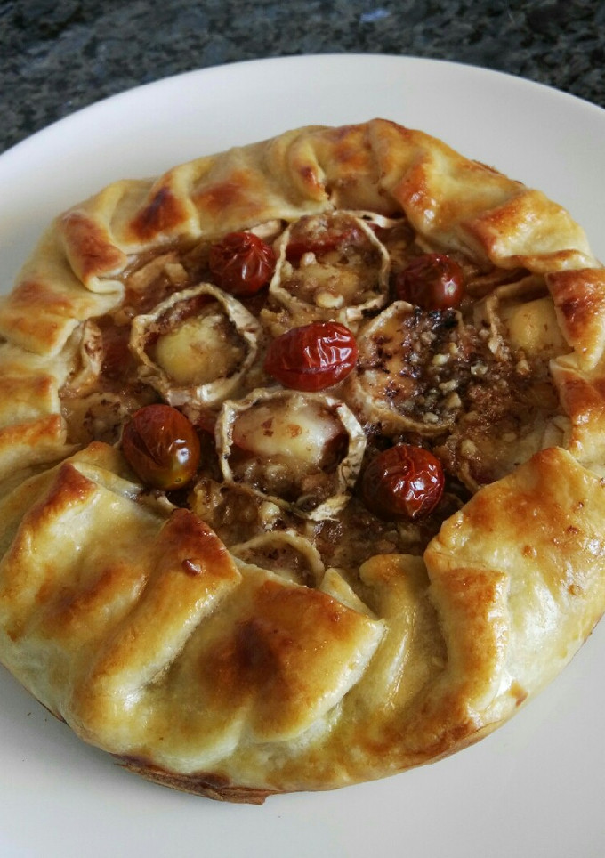 Una foto de Galette de tomate y queso