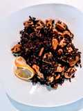 Riso nero integrale, cozze e fiori di zucchina
