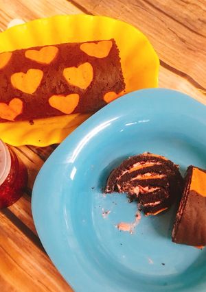 Hình của món Chocolate raspberry Swiss roll.