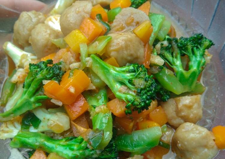  Resep  Tumis sayur bakso  oleh Mrs Suryo Nugroho Cookpad