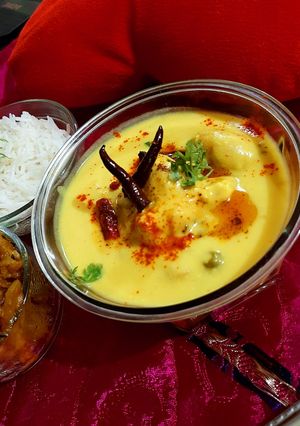 राजस्थानी कड़ी पकोडा (Rajasthani Kadhi Pakoda recipe in hindi) रेसिपी मुख्य फोटो