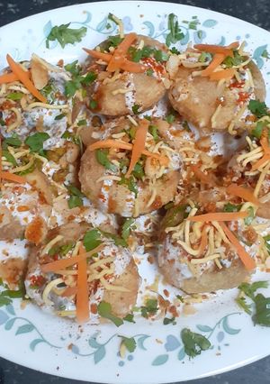 A picture of Tricolour Dahi Batata Puri with A Twist.