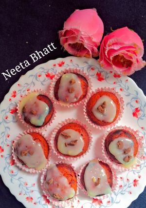 A picture of Red Velvet Cake Bites.