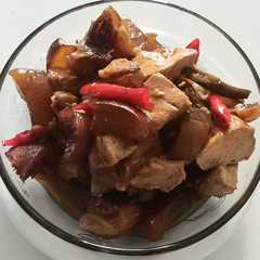A picture of Tumis Tahu Kulit.