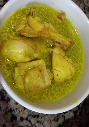 Foto resep UNGKEP AYAM KUNYIT HEMAT 2 menu : AYAM GORENG & AYAM OPOR🤗🤗