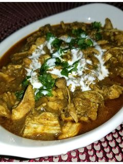 A picture of Instant Pot Pulled Chicken in Spinach gravy.