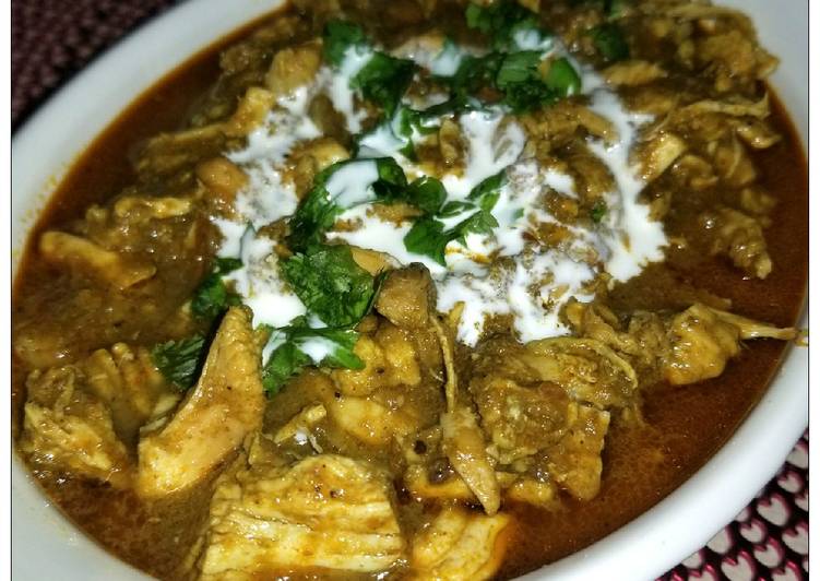 Instant Pot Pulled Chicken in Spinach gravy