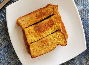 Una foto de Desayuno pan francés (french toast)