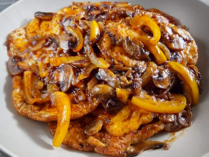 Resep: Telur ceplok jamur paprika lada hitam Enak